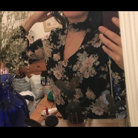 🍉3/$60 - Delicate long-sleeve blouse - Picture 3 of 6